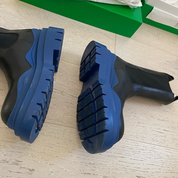 Bottega Veneta Tire Boots - Picture 3 of 8